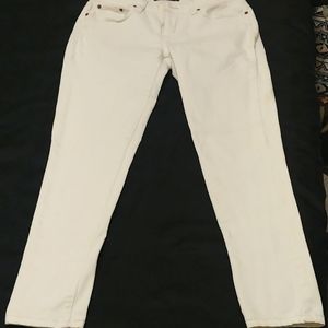 White Levi's jeans